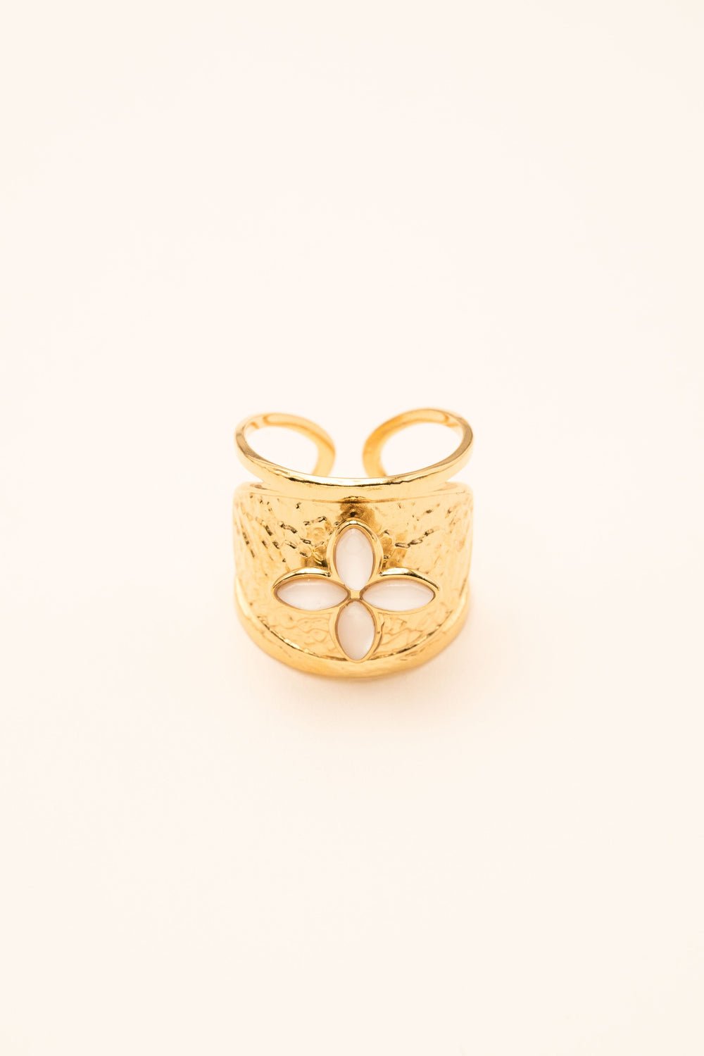 bague-bohm-paris-gwendoline-bague-bohm-paris-nacre-blanche-561111_8c96e73e-0d03-4e91-adce-cdcf556c991a